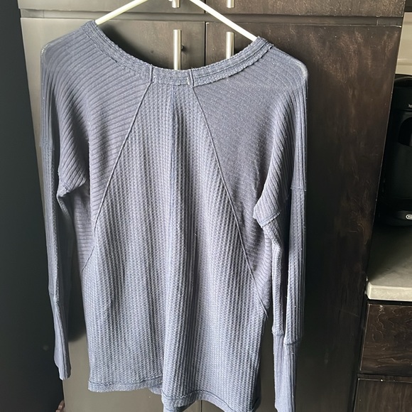 Navy waffle top - Picture 3 of 3